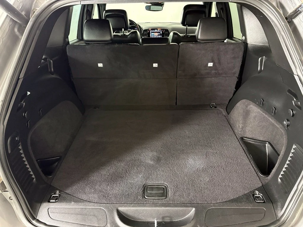 Used 2021 Silver Jeep Laredo X image 37