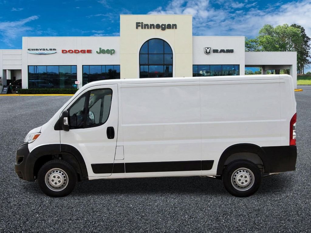 Used 2025 White Ram Base image 4