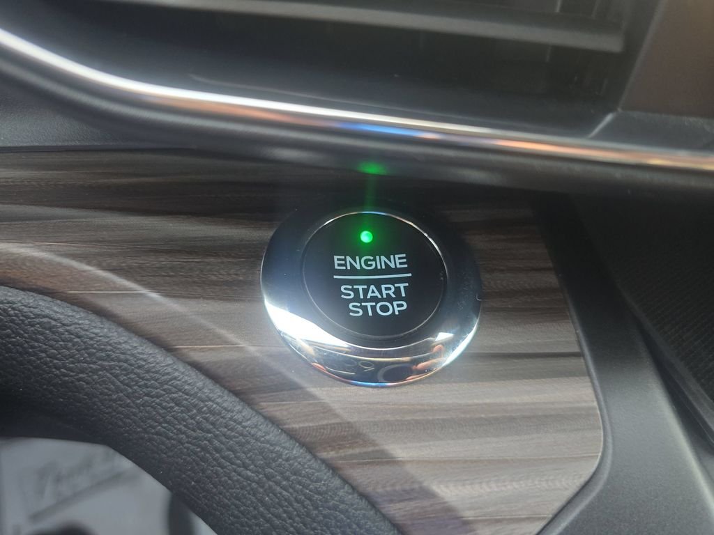 Used 2020 Red Metallic Ford Limited image 29