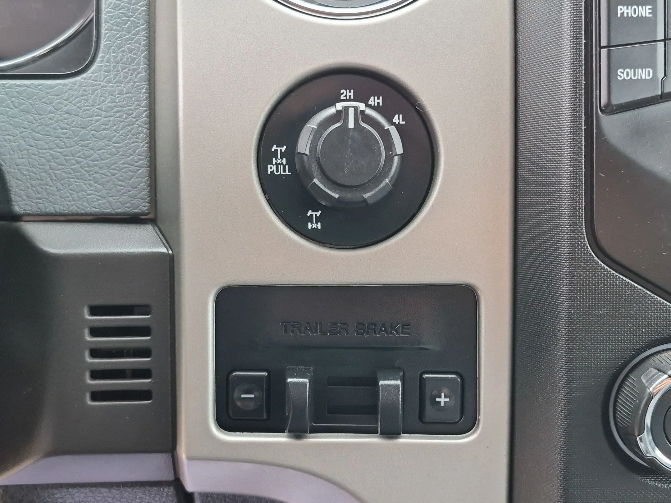 Used 2014 Sterling Gray Metallic Ford XLT image 21