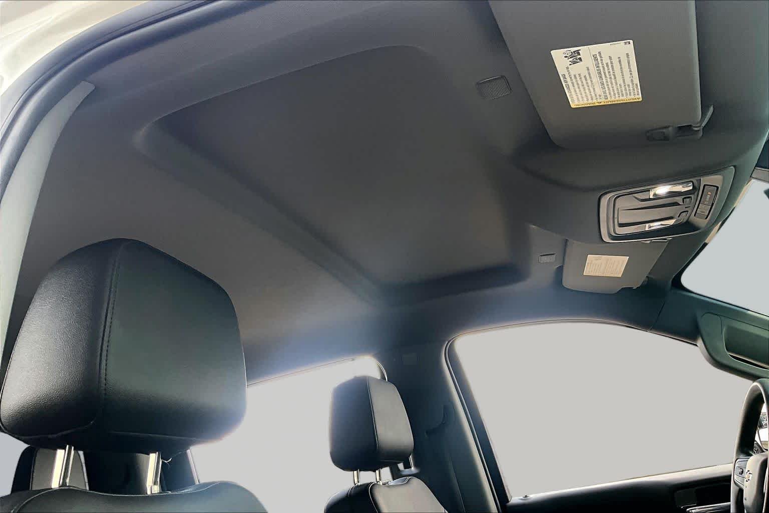 Used 2022 Summit White Chevrolet Work Truck image 13