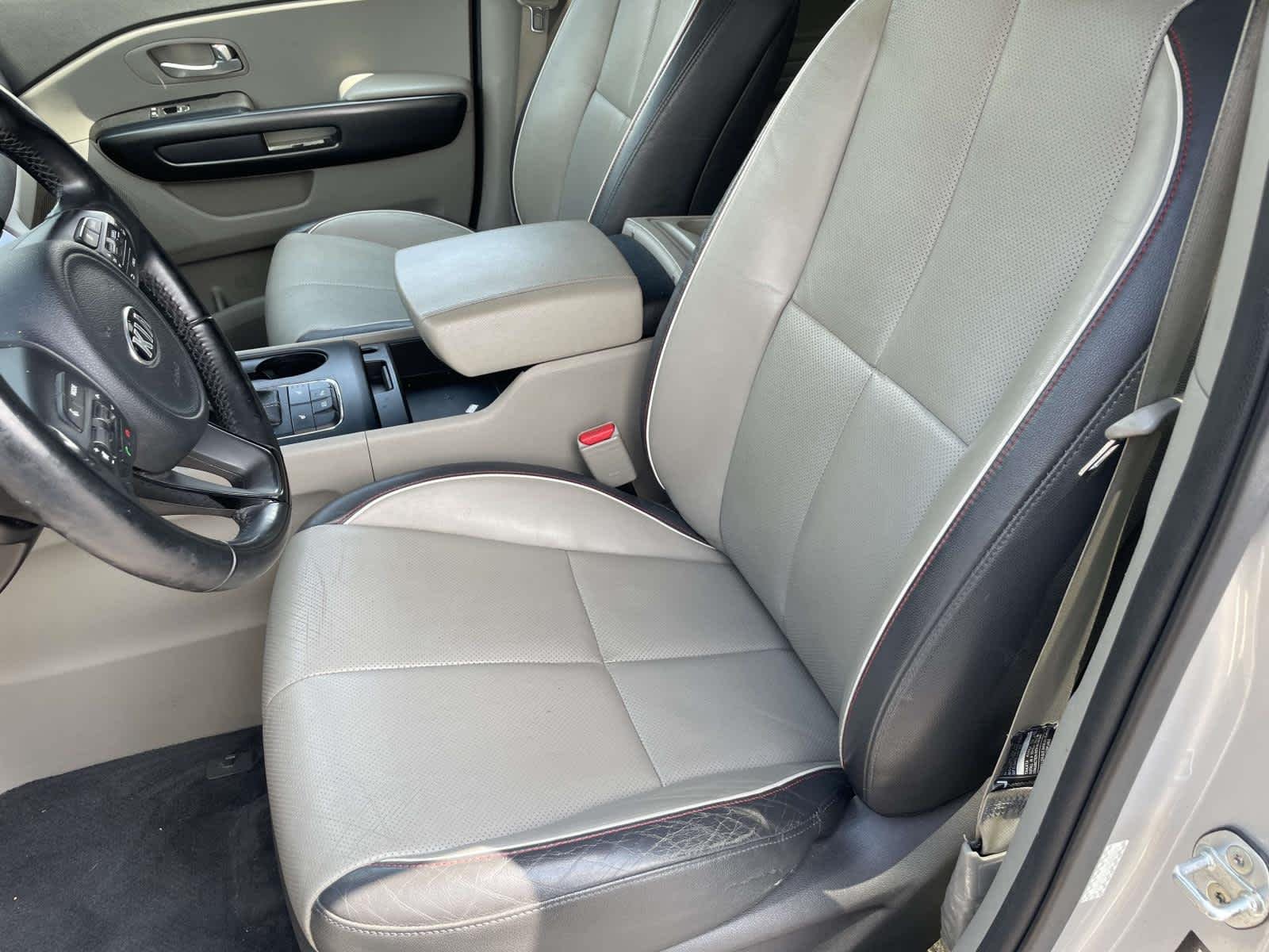 Used 2017 Bright Silver Kia LX image 22