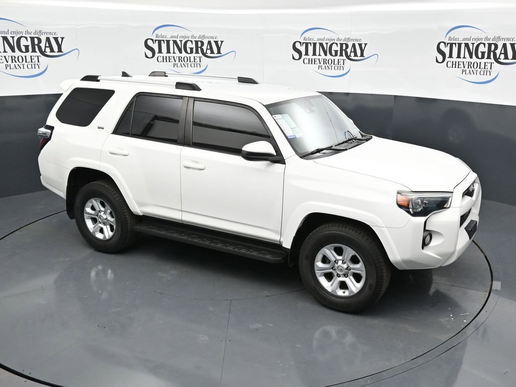 Used 2020 White Toyota SR5 image 18