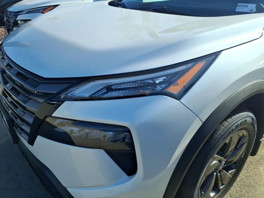 New 2026 Everest White Pearl TriCoat Nissan SV image 2
