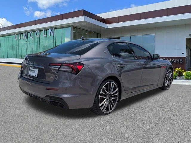 Used 2022 Gray Maserati Trofeo image 4
