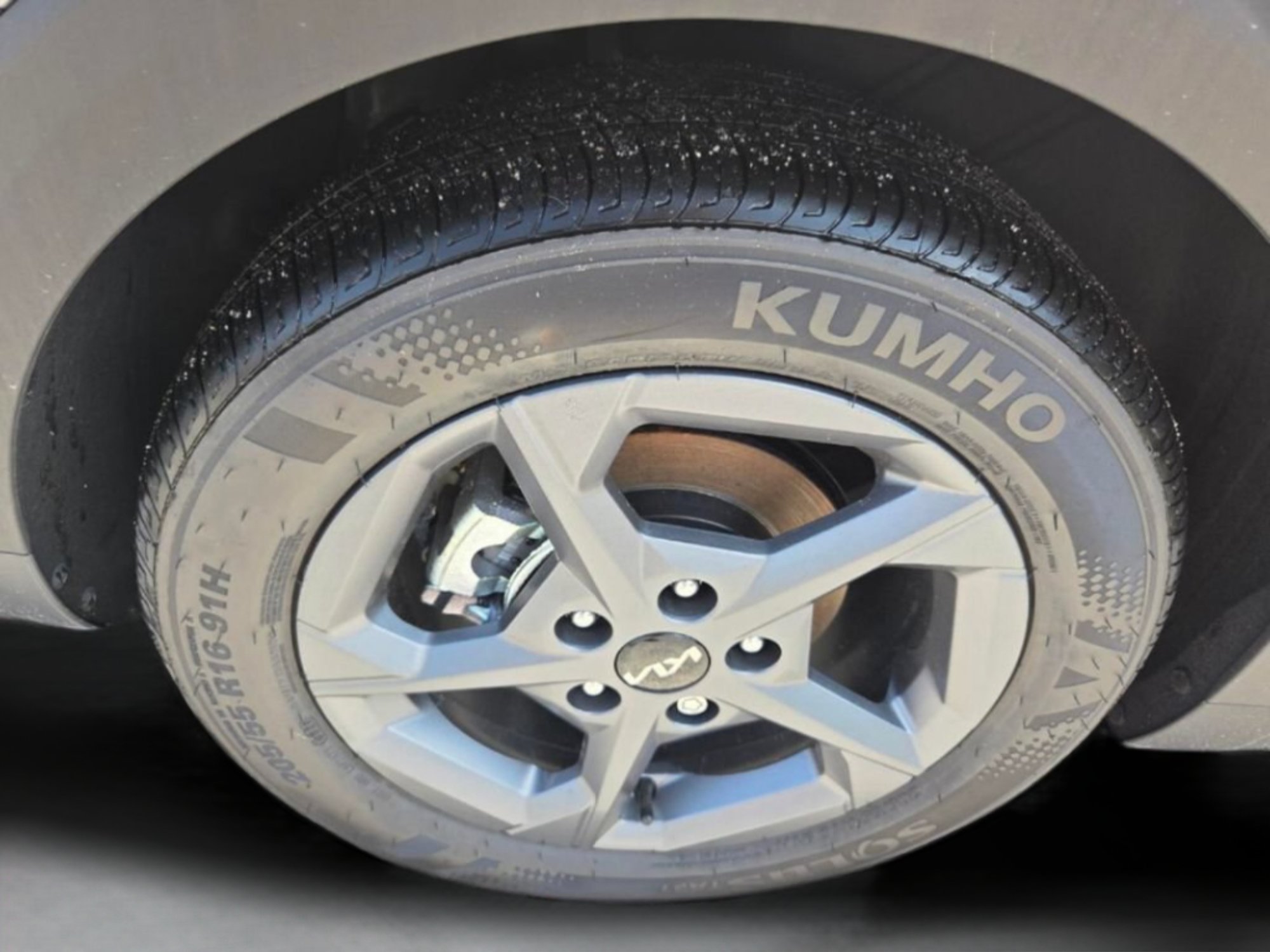 New 2026 Steel Gray Kia LXS image 32