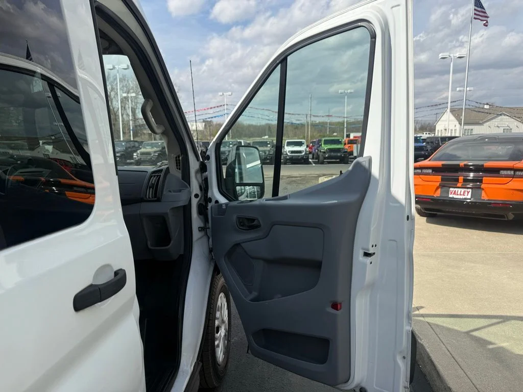 Used 2019 White Ford XLT image 60