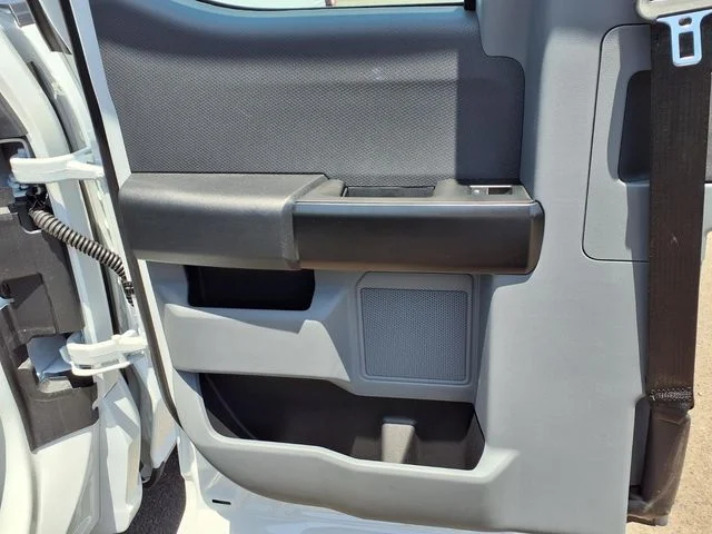 New 2026 Oxford White Ford XL image 6
