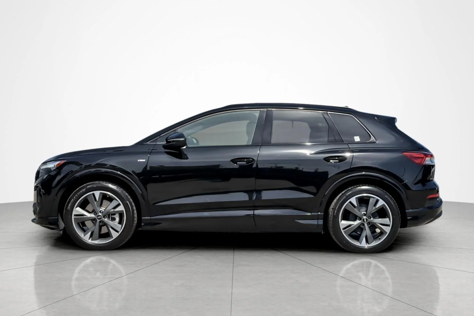 Certified Used 2024 Mythos Black Metallic Audi Premium 55 quattro image 2