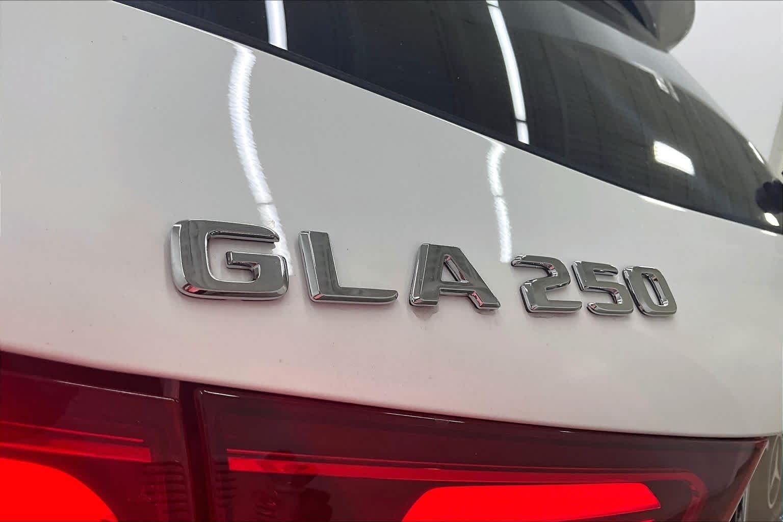 New 2026 Polar White Mercedes-Benz GLA 250 image 15