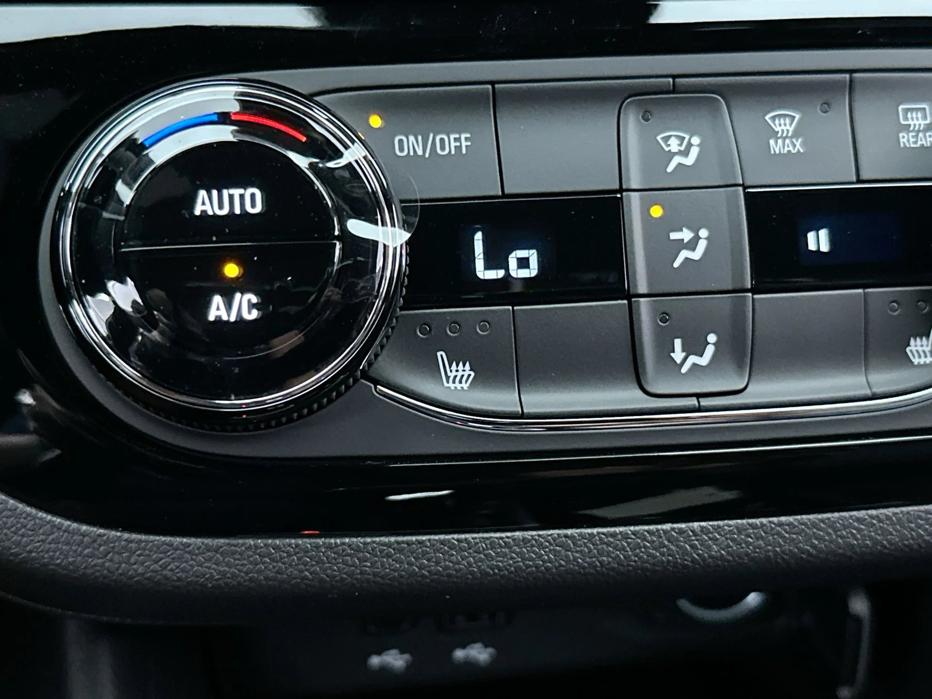 2026 Buick Envista Sport Touring - Photo 72