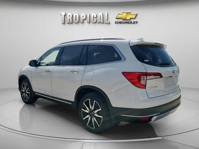 Used 2019 White Honda Touring 7-Passenger image 3