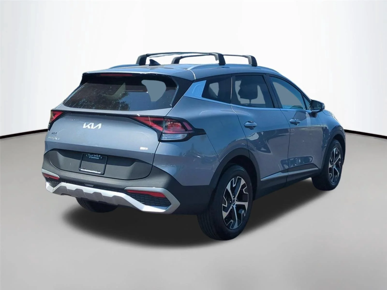 Used 2024 Everlasting Silver Kia EX image 5