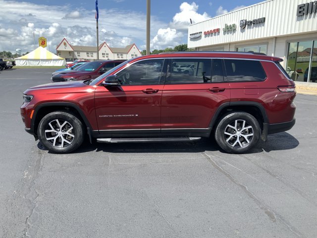 Used 2023 Velvet Red Pearlcoat Jeep Limited image 2
