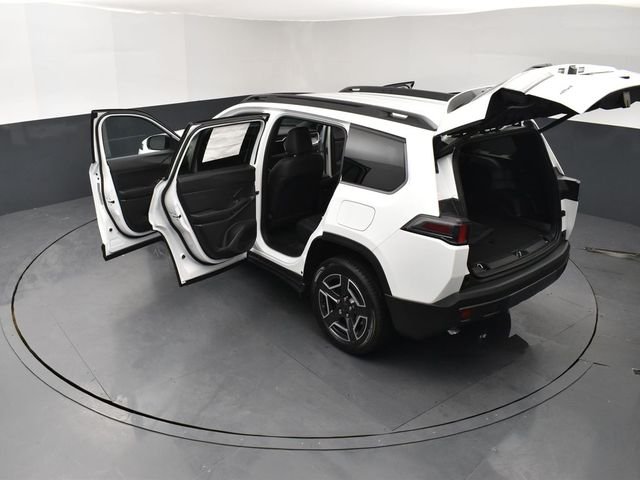New 2026 Bright White Clear-Coat Exterior Paint Jeep Limited image 28