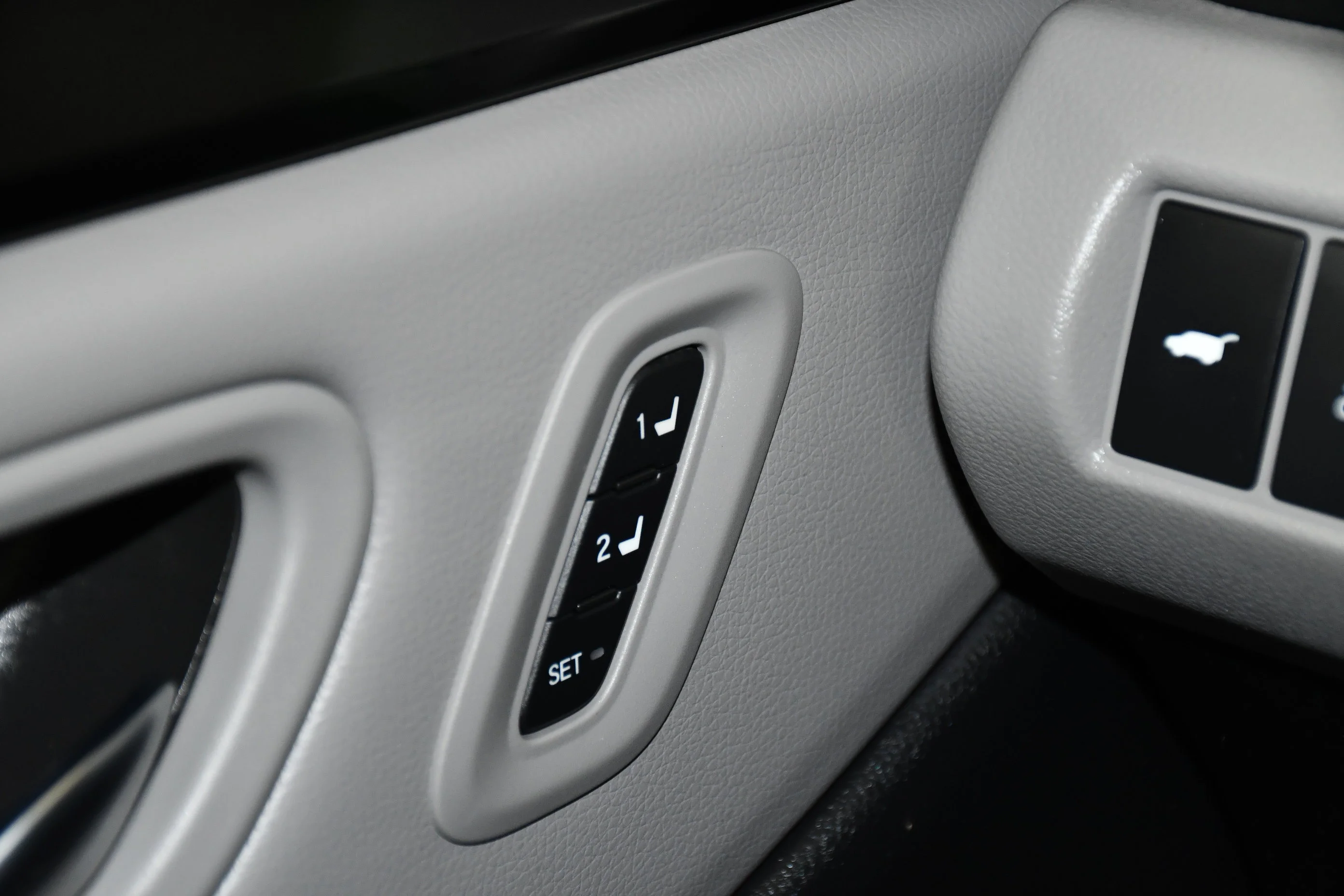 Used 2025 Obsidian Blue Pearl Honda Touring image 35