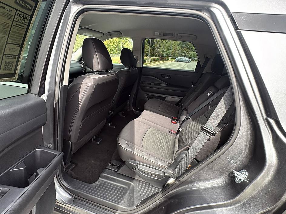 Used 2025 Super Black Nissan SV image 17