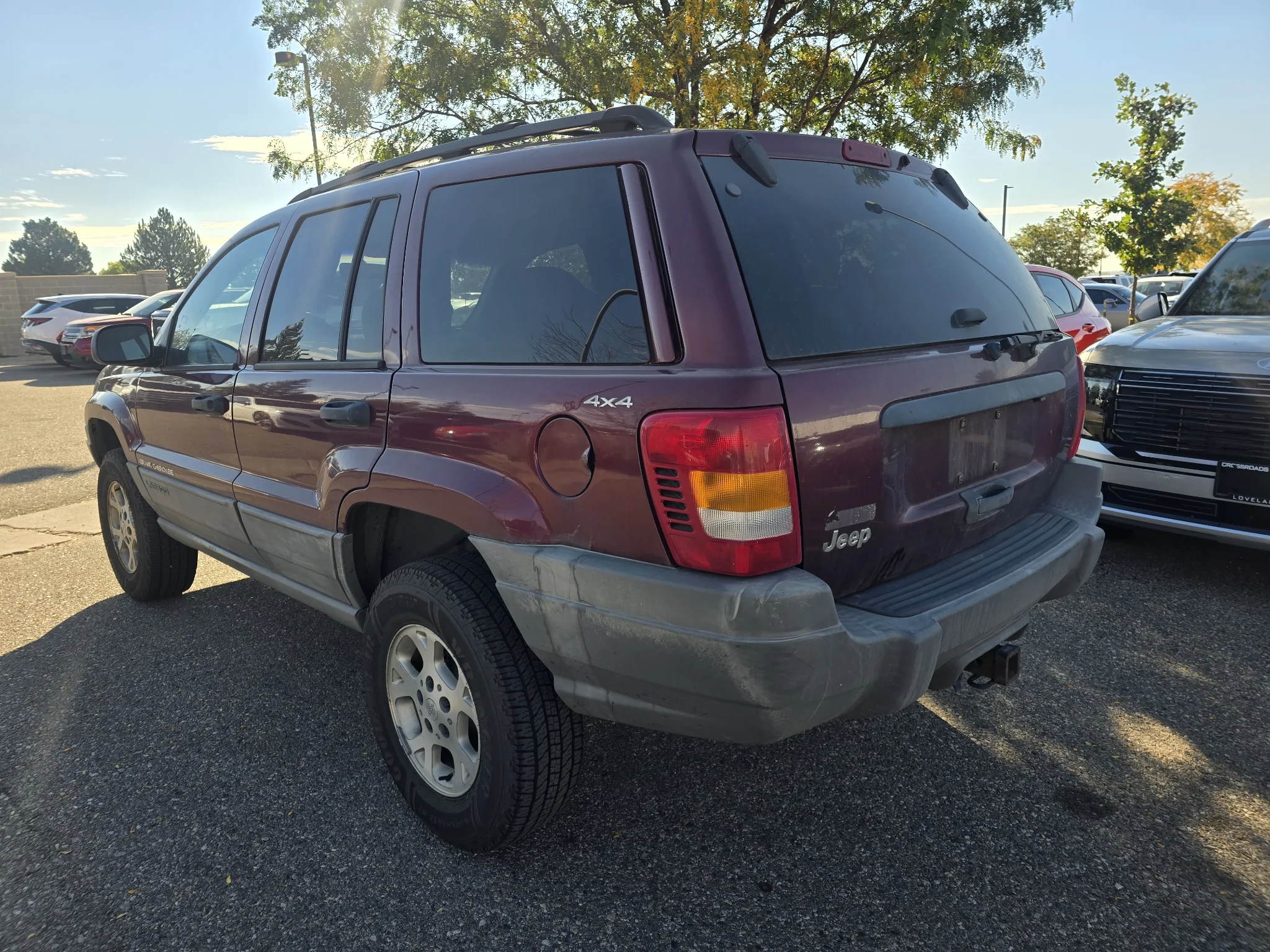 Used 2000 Flame Red Clearcoat Jeep Laredo image 3