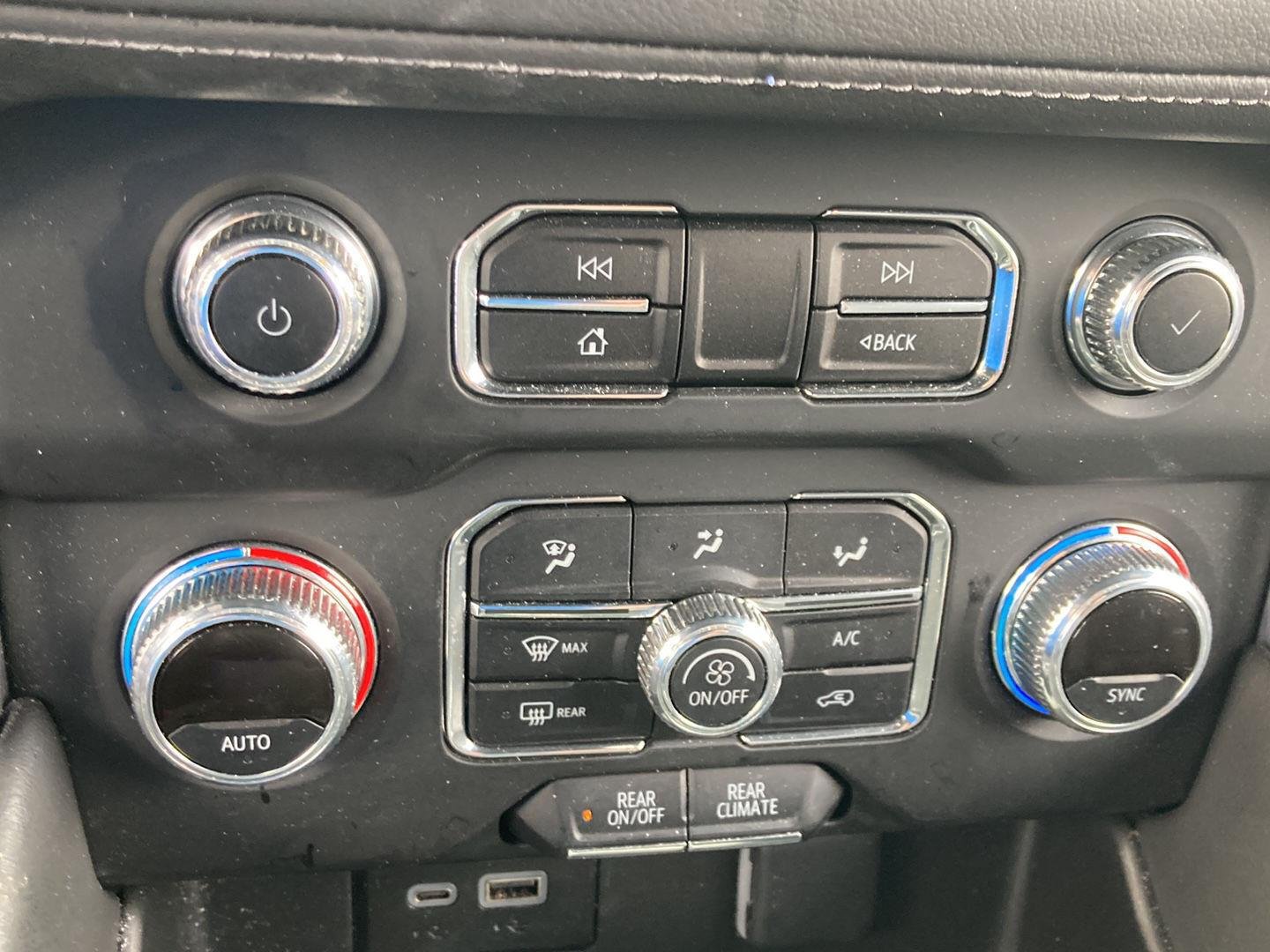 Used 2024 Summit White GMC SLE image 19