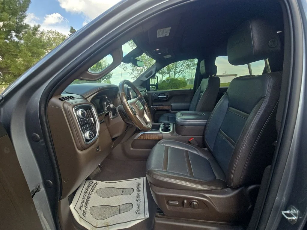 Used 2020 Gray GMC Denali image 25