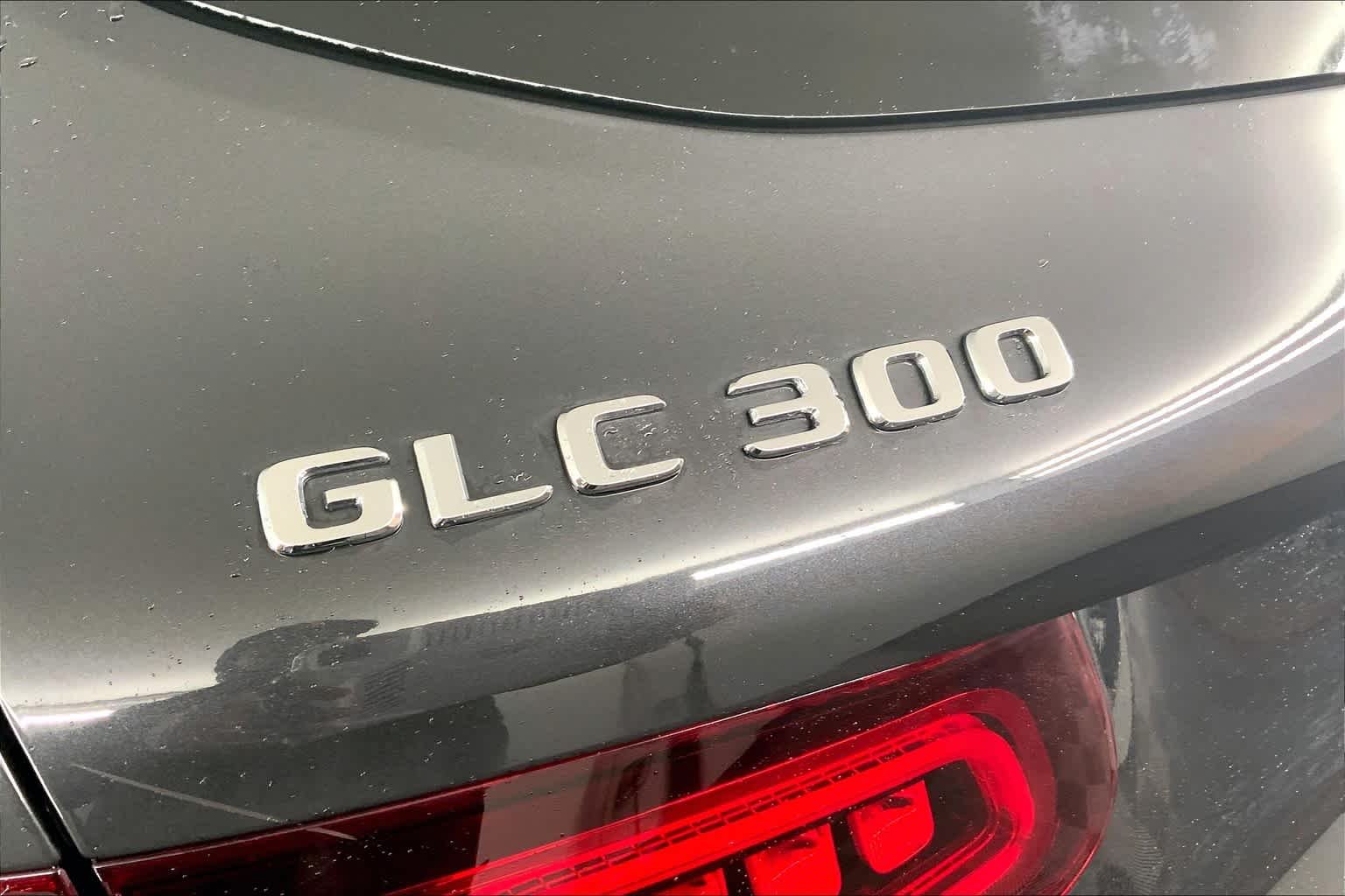 Used 2021 Graphite Grey Metallic Mercedes-Benz GLC 300 image 33