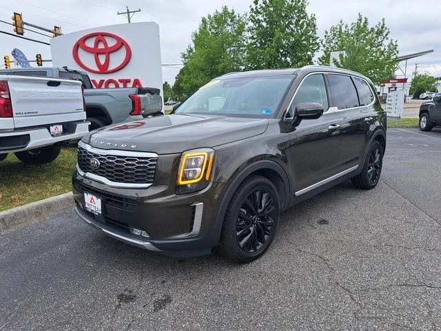 Used 2021 Green Kia SX image 2