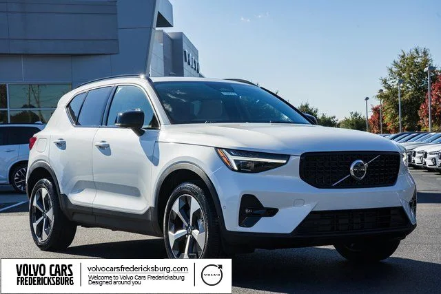 2026 Volvo XC40 B5 Plus Dark AWD's photo