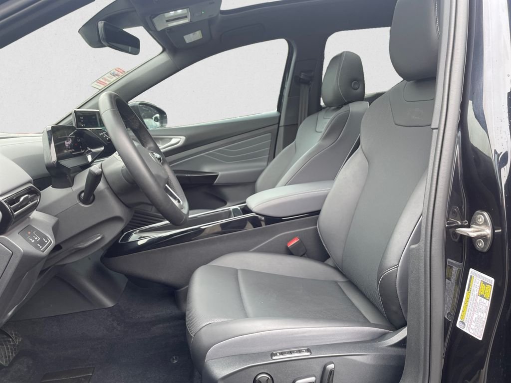 Certified Used 2023 Deep Black Volkswagen Pro S image 9