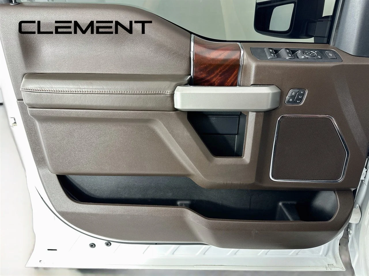 Used 2022 Brown Ford King Ranch image 29