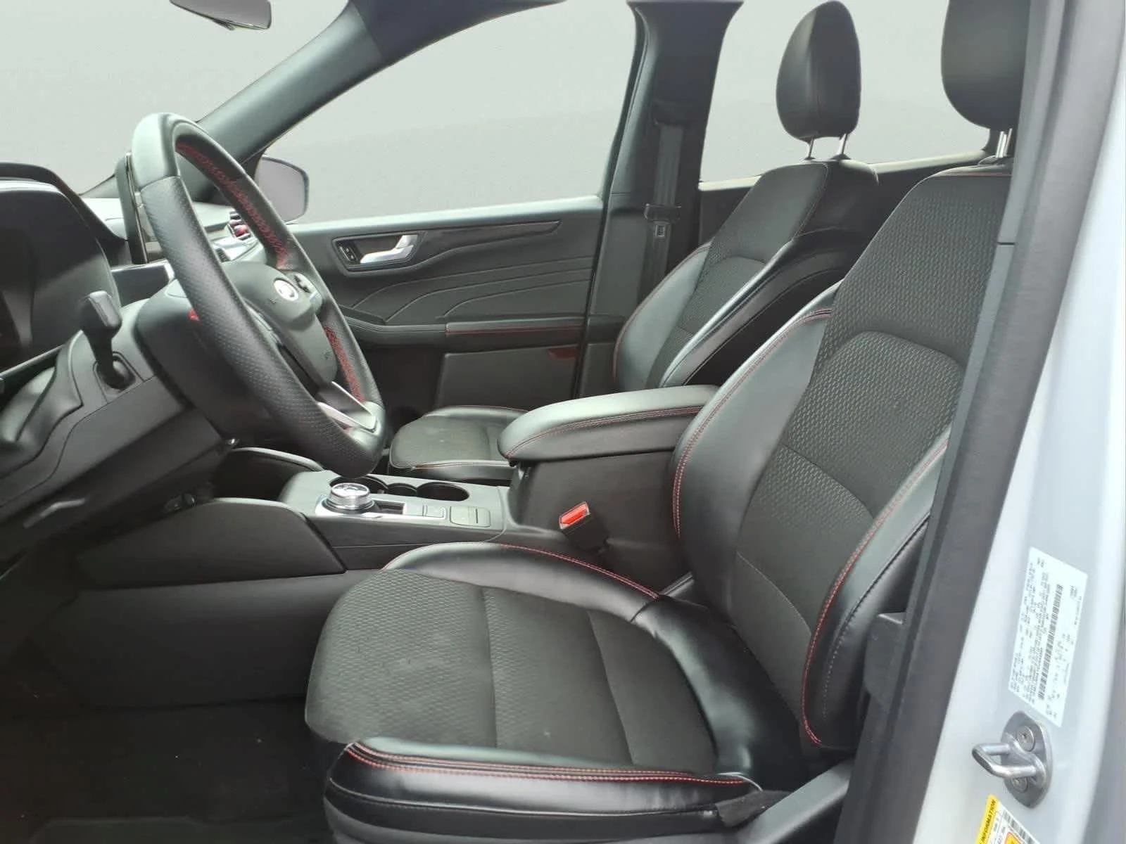 Used 2025 Space Silver Ford ST-Line Select image 17