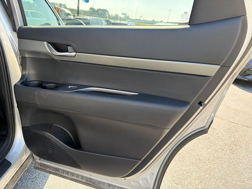 Used 2024 Silver Hyundai SEL image 16