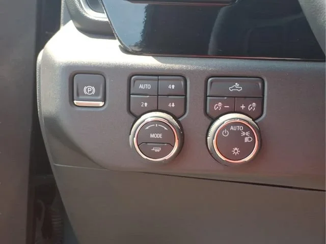 Used 2025 Cypress Gray Chevrolet LT image 13