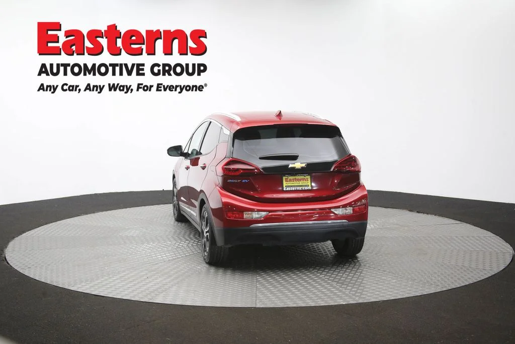 Used 2018 Red Chevrolet Premier image 37