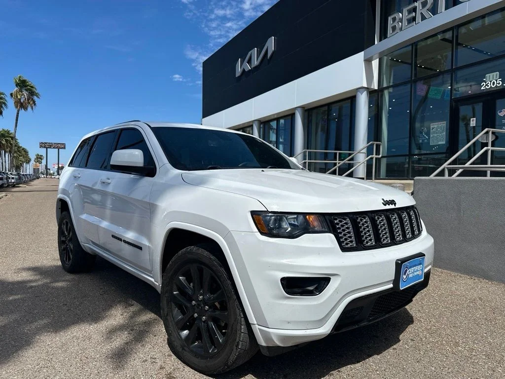 Used 2019 White Jeep Altitude image 1