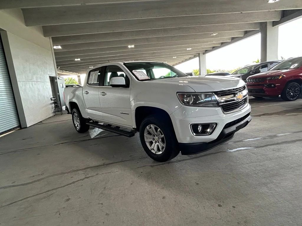 Used 2017 Summit White Chevrolet LT image 6