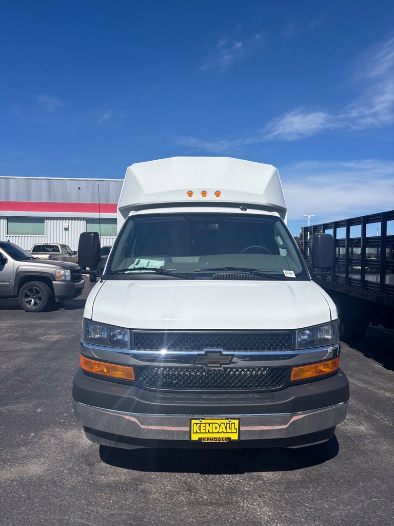 2025 Chevrolet Express Cutaway