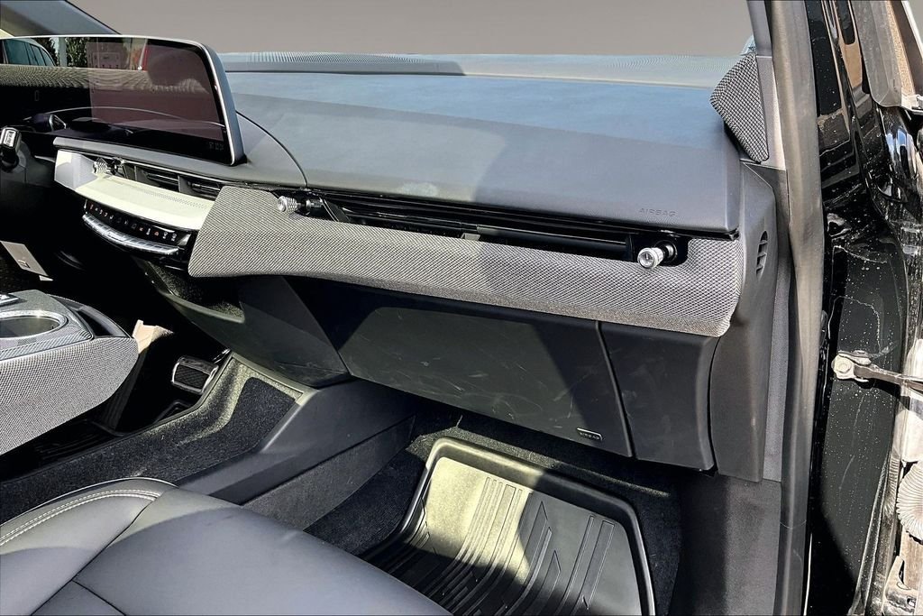 Used 2025 Black Cadillac Sport image 16