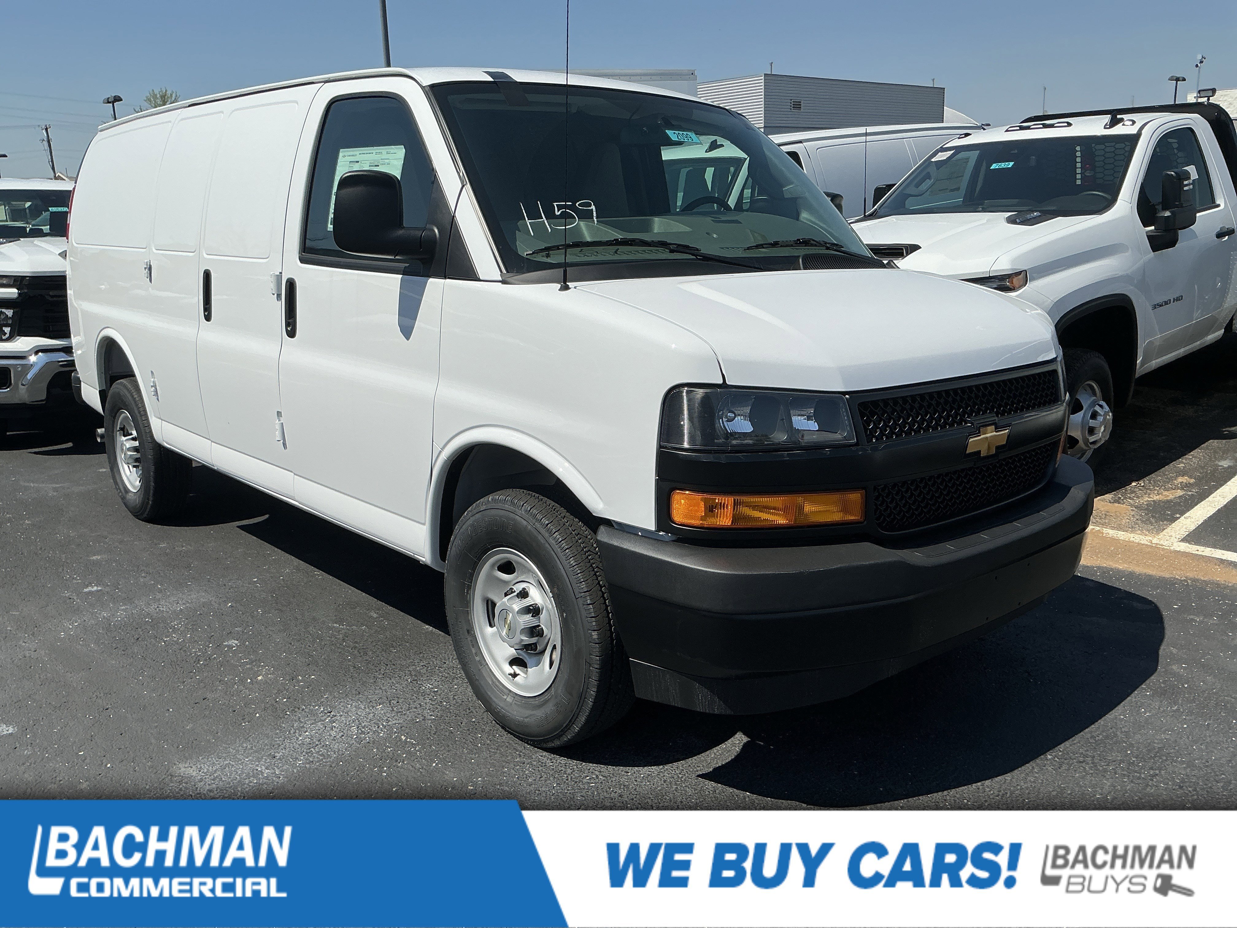 2026 Chevrolet Express 2500 Work Van HD's photo