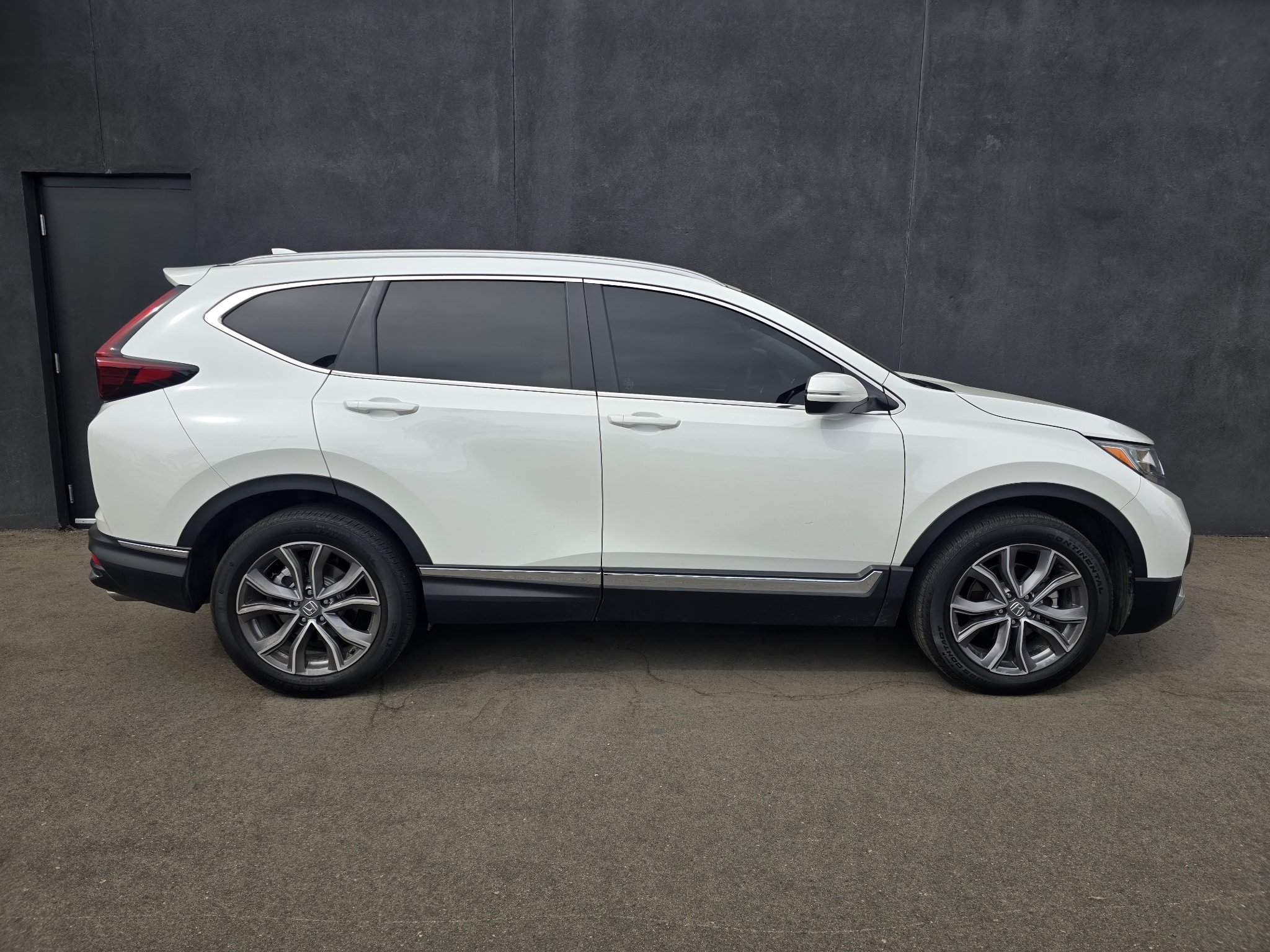 Used 2021 Platinum White Pearl Honda Touring image 15