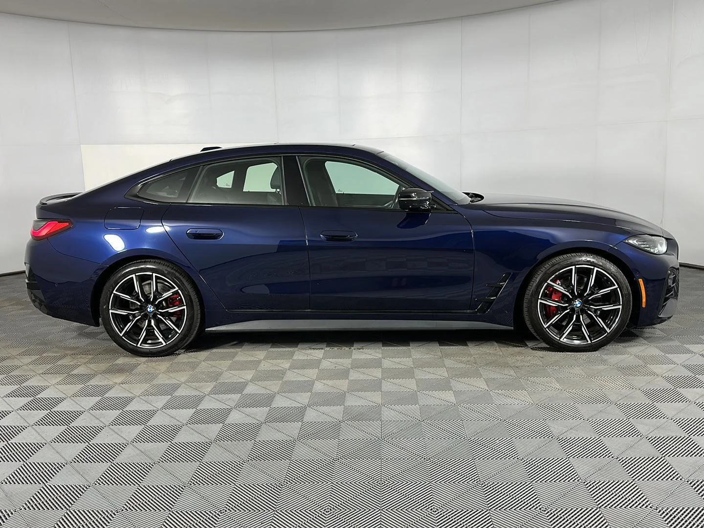 Used 2024 Tanzanite Blue II Metallic BMW M440i xDrive image 28