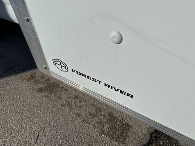 New 2025 Summit White Chevrolet 2WT image 10