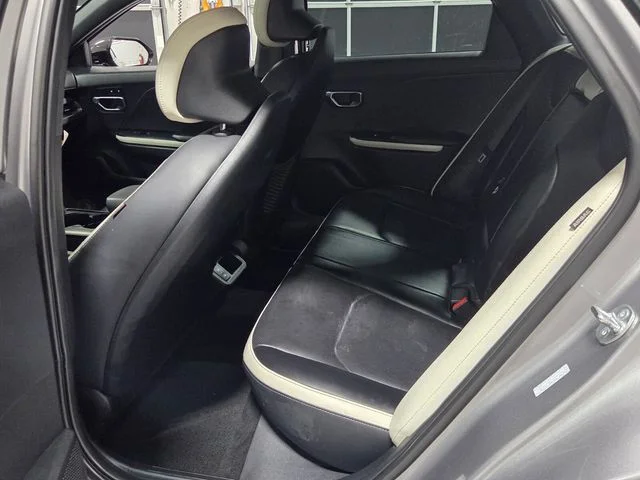 Used 2025 Gray Kia GT-Line image 6