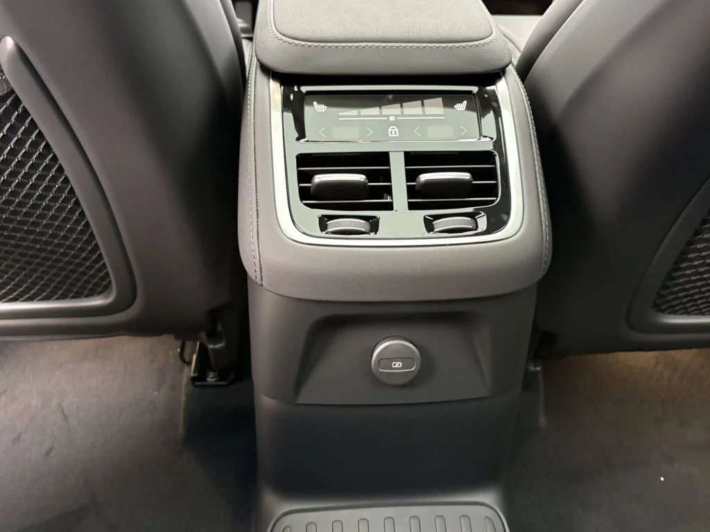 New 2026 Aurora Silver Volvo Ultra image 27