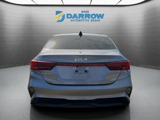 Used 2023 Gray Kia LXS image 4