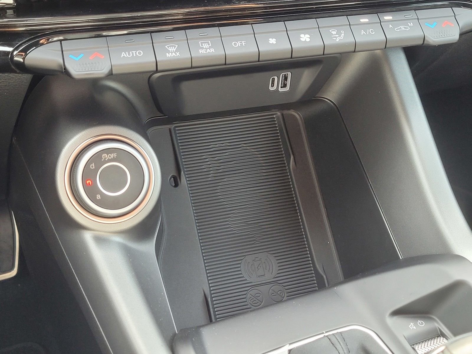 2025 Alfa Romeo Tonale Base - Photo 24