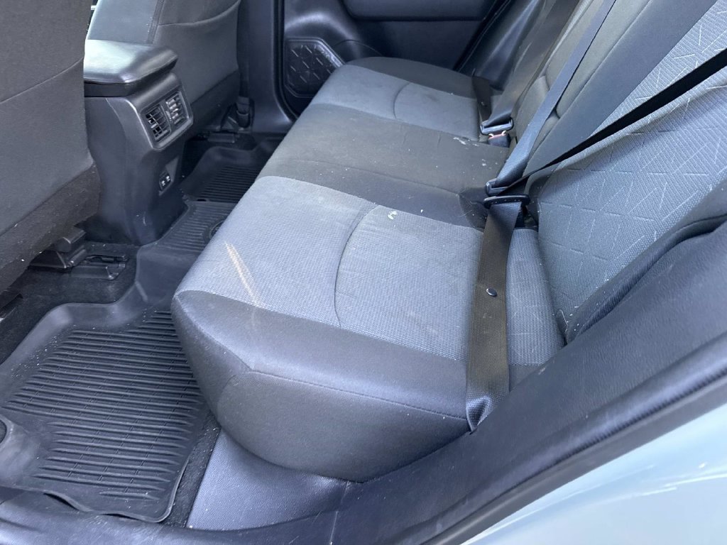 Used 2021  Toyota XLE image 15