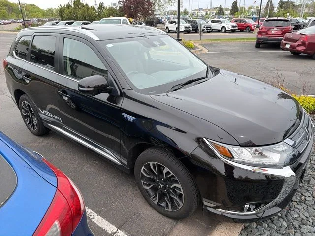 2018 Mitsubishi Outlander GT PHEV S-AWC's photo