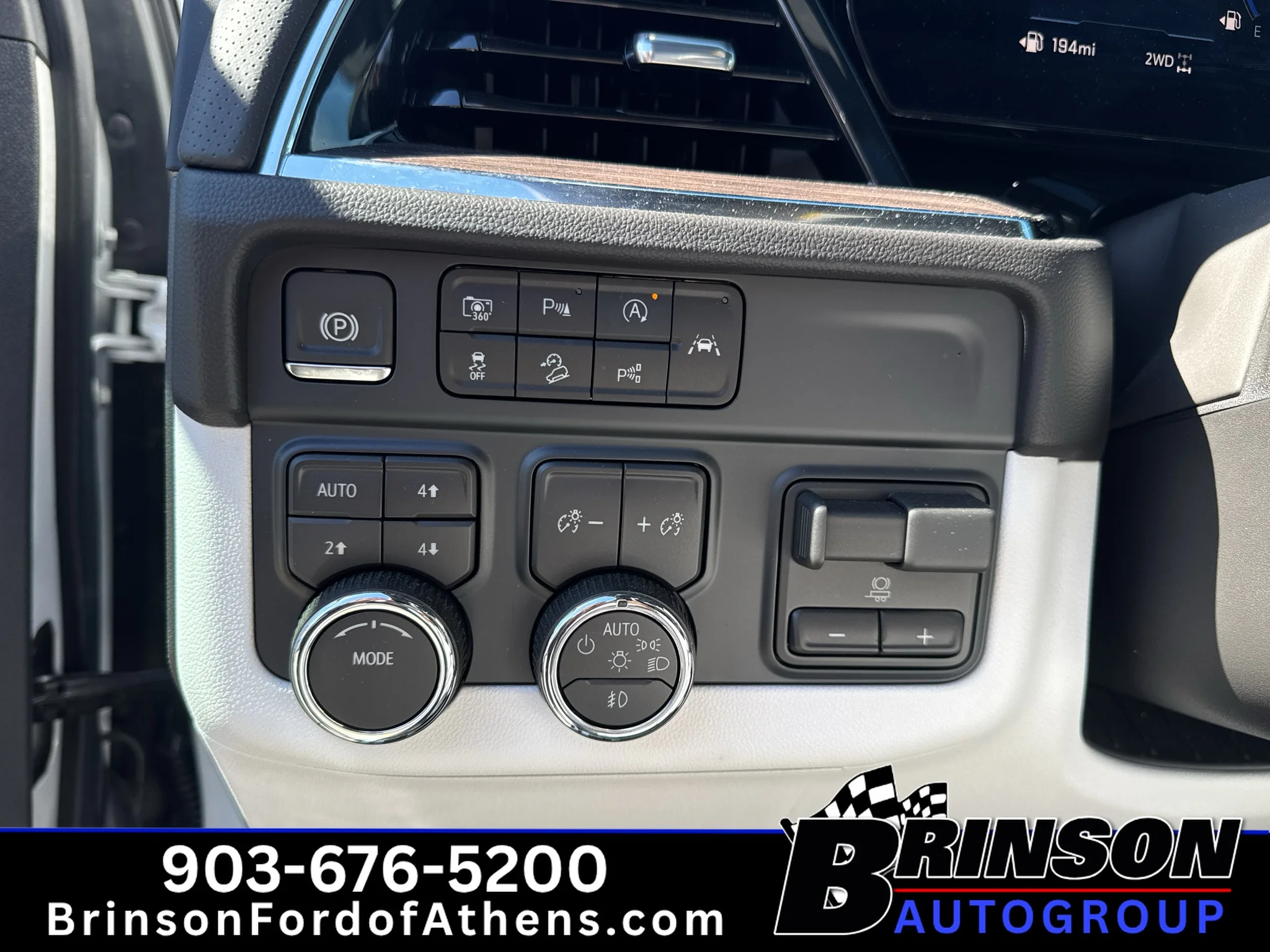 Used 2025 Iridescent Pearl Tricoat Chevrolet Premier image 20