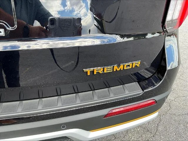 New 2026 Agate Black Metallic Ford Tremor® image 43