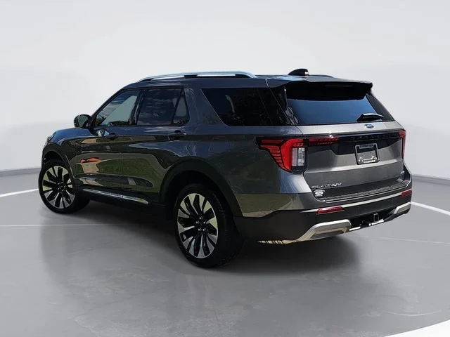 Used 2025 Gray Ford Platinum image 5